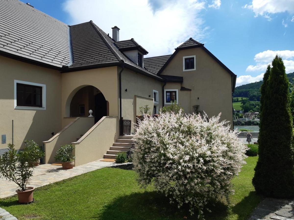 Aggsbach Goldene Wachau - Privatzimmer מראה חיצוני תמונה